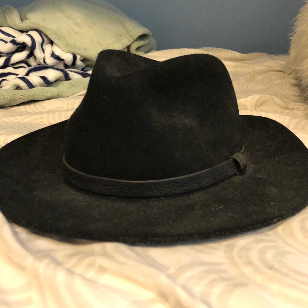 Wide brim fedora hat